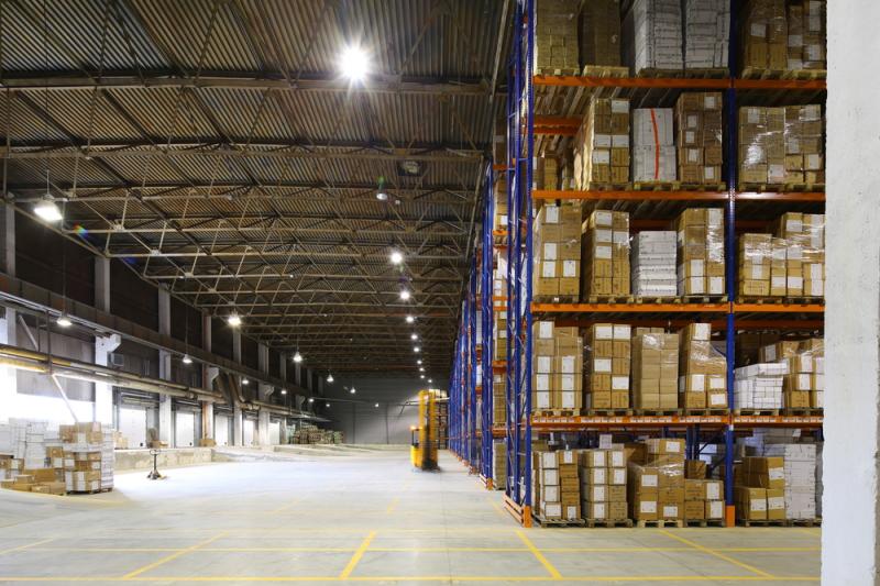 Vantagens e Desvantagens da Terceirização de Estoque para Pequenas Empresas